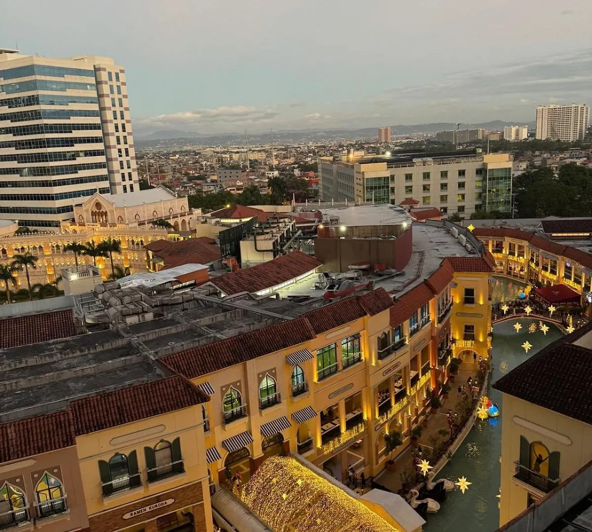 Daire Spacious Staycation With Venice Grand Canal View Manila Filipinler