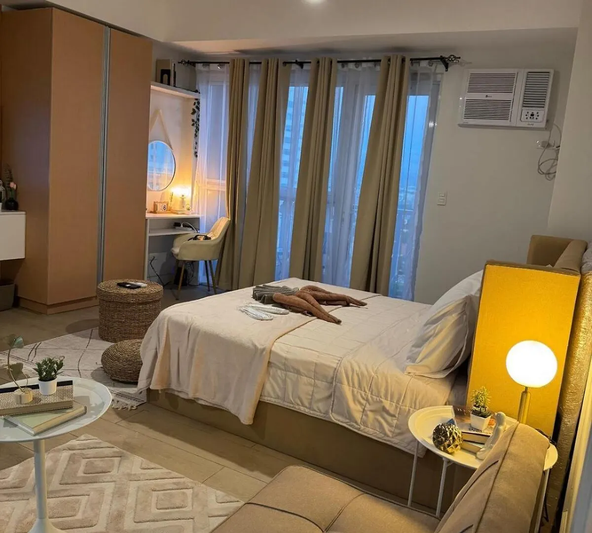 Spacious Staycation With Venice Grand Canal View Manila 0*,  Philippines