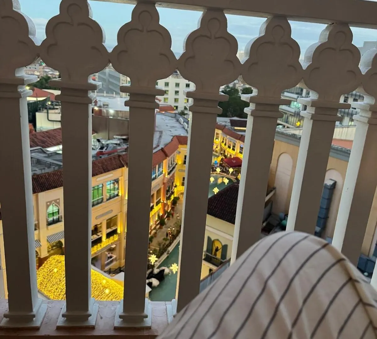 Spacious Staycation With Venice Grand Canal View Manila Apartment