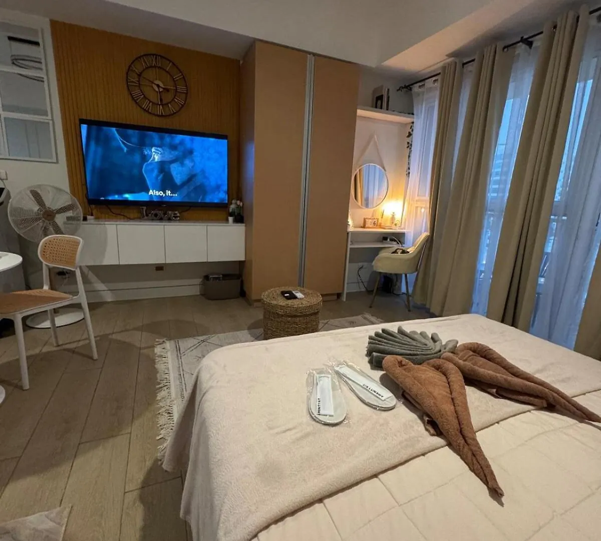 Spacious Staycation With Venice Grand Canal View Manila