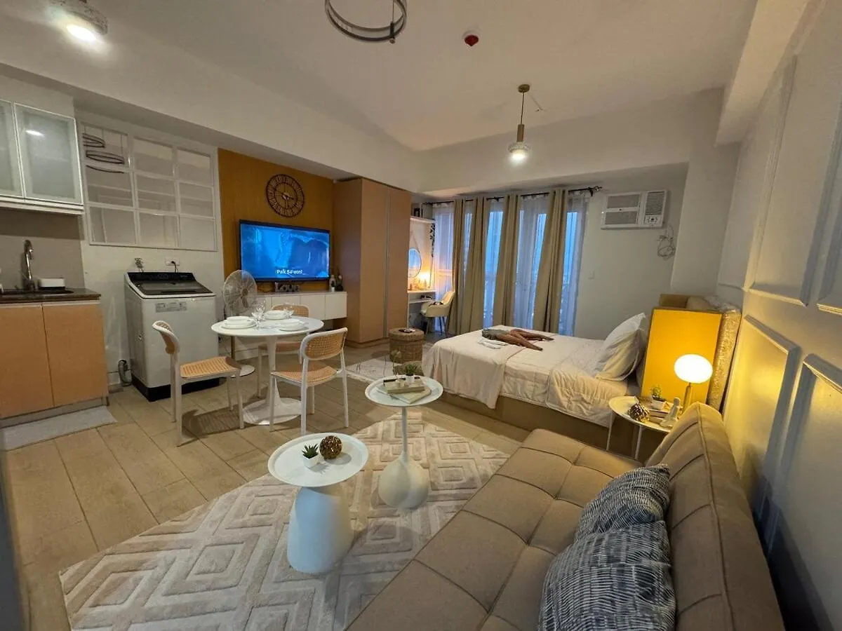 Spacious Staycation With Venice Grand Canal View Manila